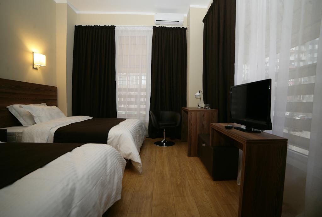 تبليسي Basilon Hotel الغرفة الصورة