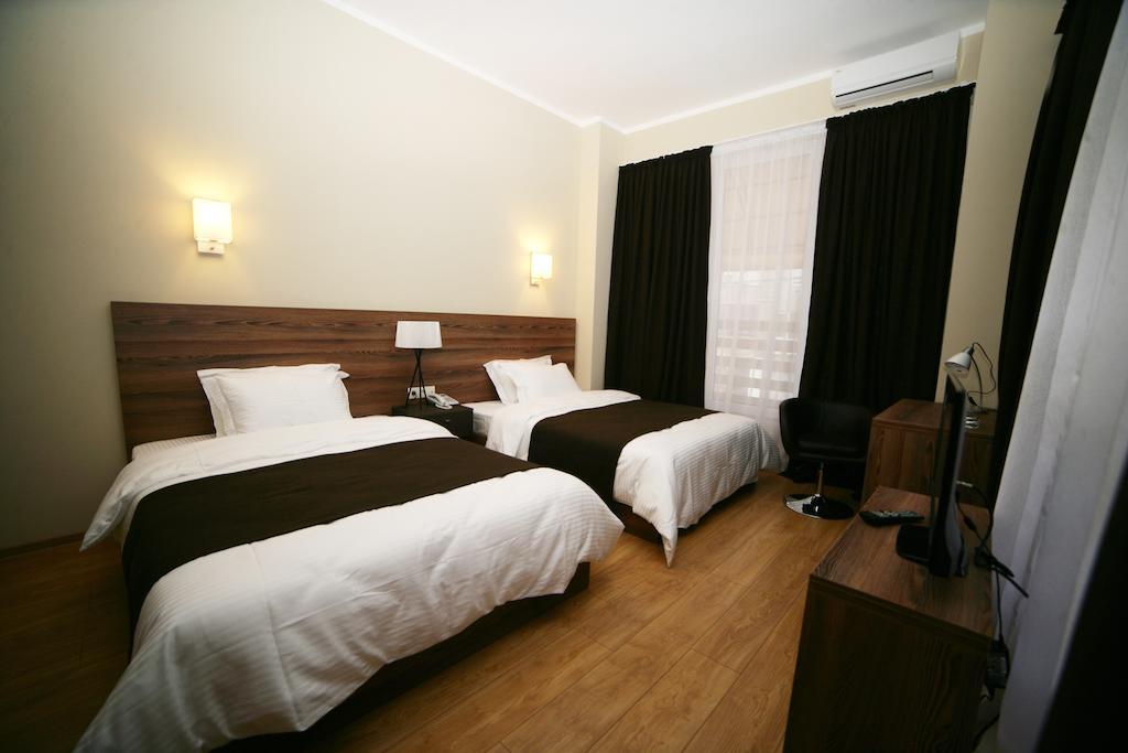 تبليسي Basilon Hotel الغرفة الصورة